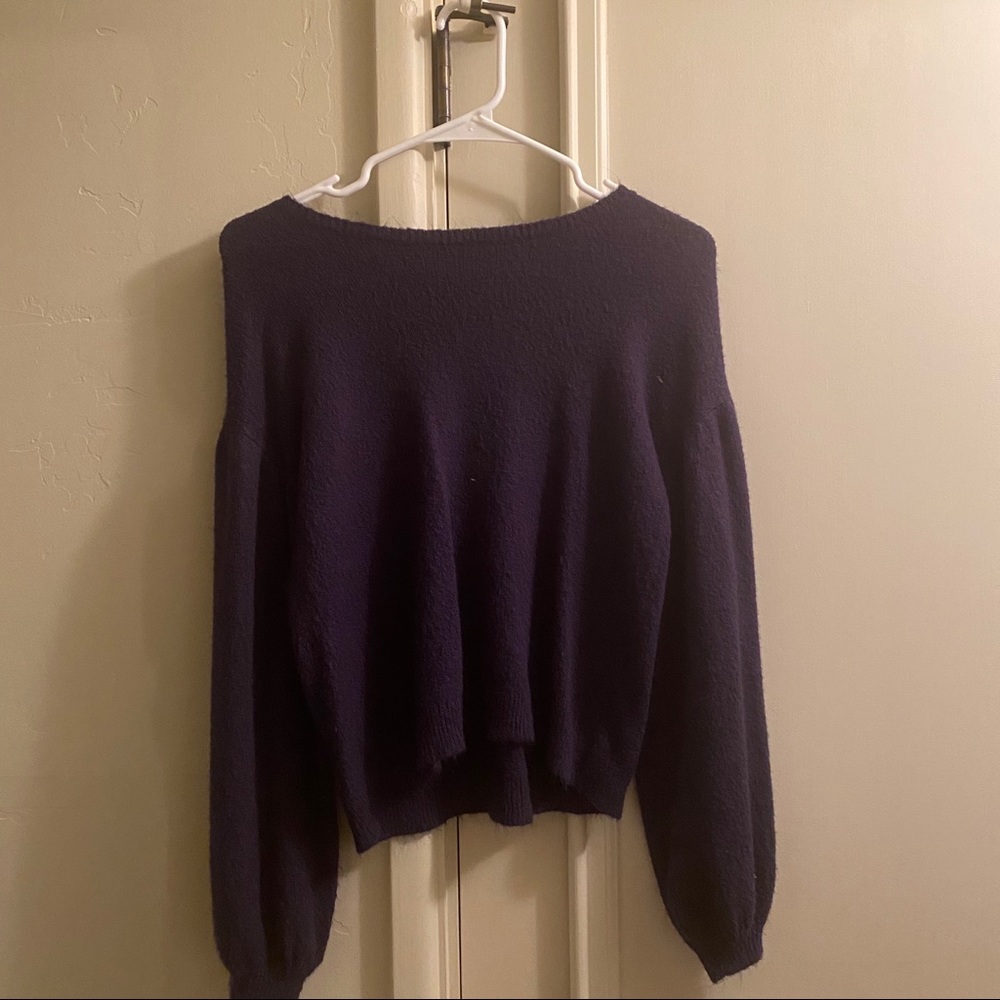 BLUE SWEATER